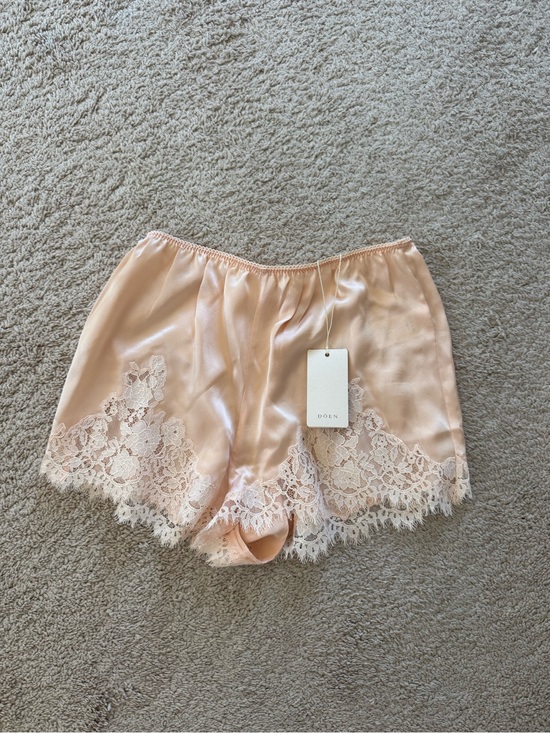 Doen Pants - Doen Blush Silk Lace Trim Lounge Shorts